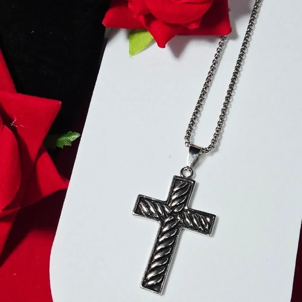 Silver Rope Design Cross Pendant Necklace Stainless Steel 23
